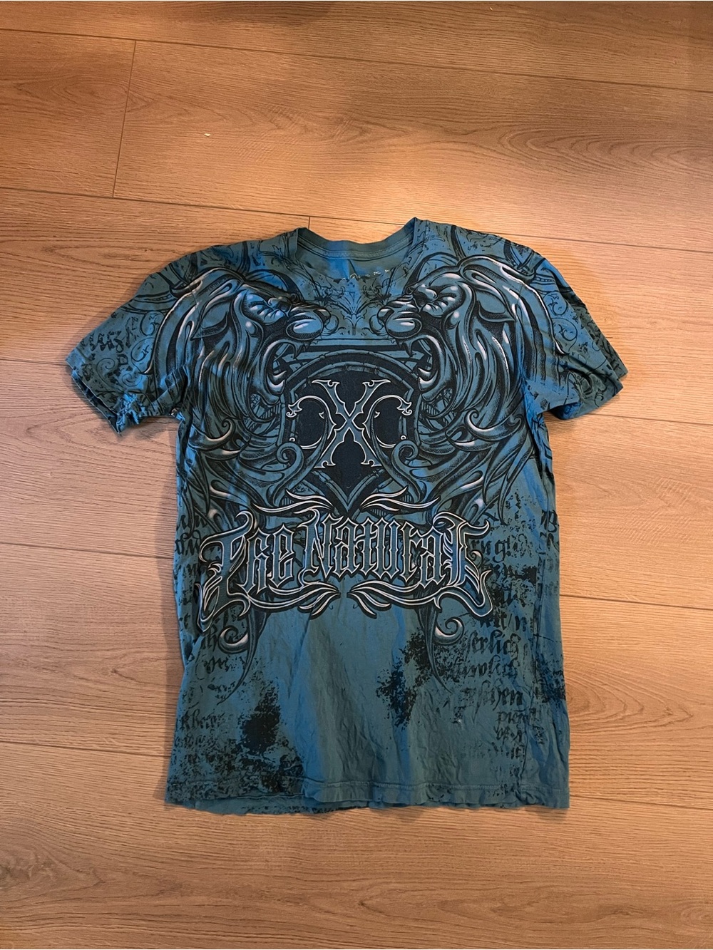 Xtreme Couture T-shirt - Medium